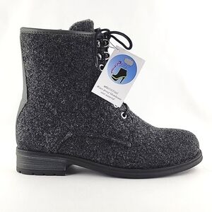 NWT Eric Michael Women's Caterina Waterproof Boots Wool‎ Felt Lace Up Grey 36
